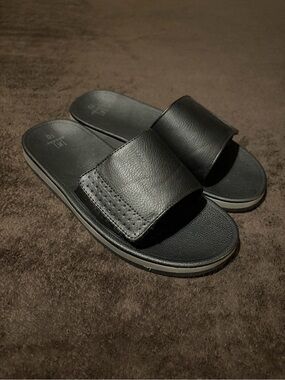 george comfy black slides
